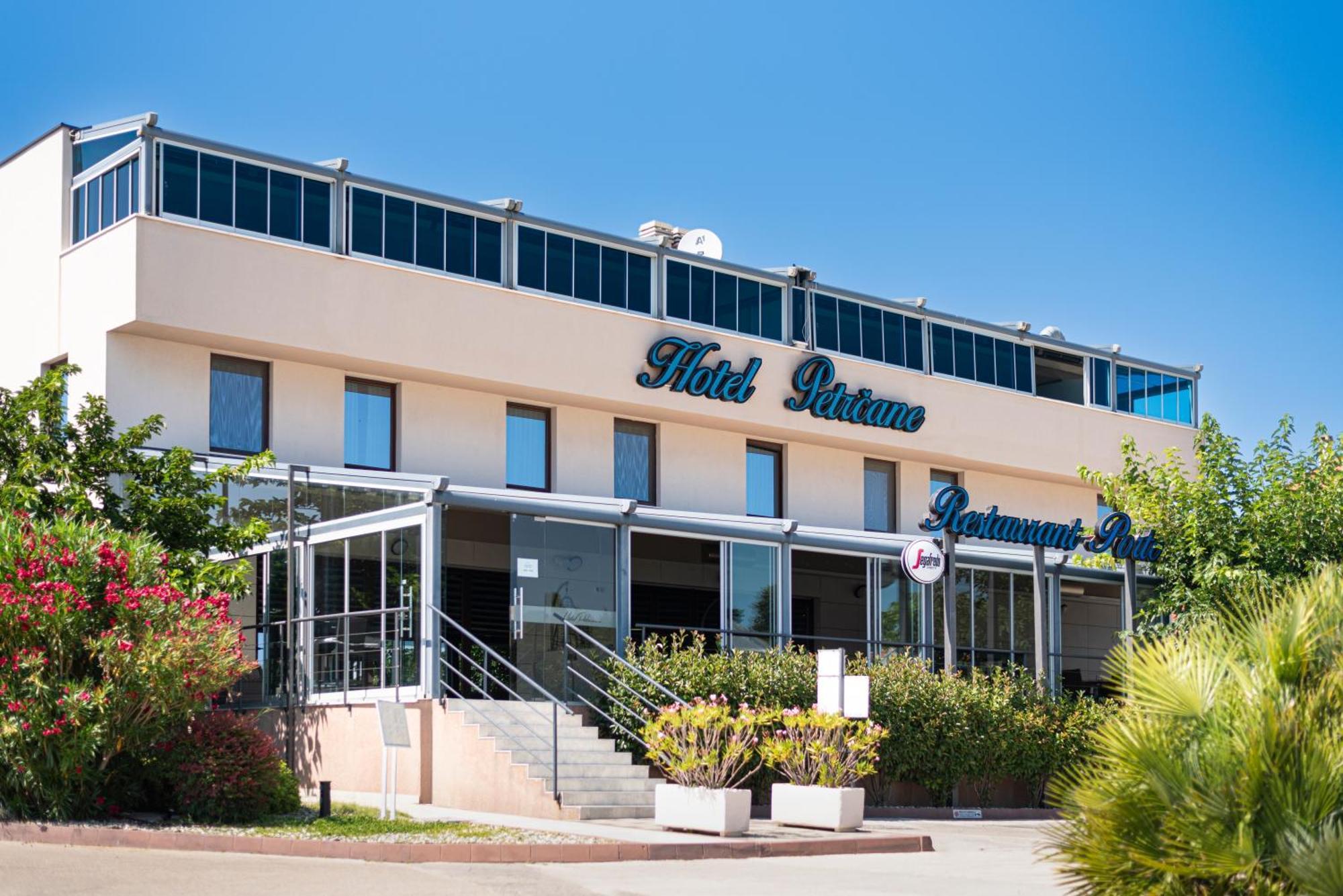 Hotel Petrcane Ngoại thất bức ảnh
